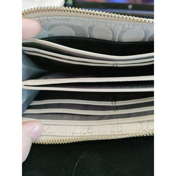 Coach Signature Poppy Heart Shimmer Khaki Silver Zip Wristlet Wallet - Picture 7 of 7